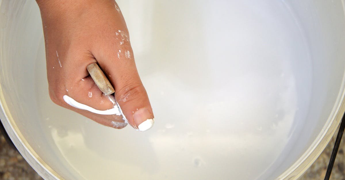 Perfekcyjnie gładkie ściany bez ekipy: gładź gipsowa krok po kroku